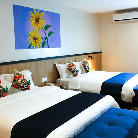 Savana Hotel & Serviced Apartments 쿠알라펠리스 외부 사진